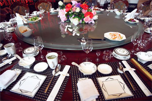 奇墅仙境中坤国际大酒店用餐环境也是不错的,从碗筷的设计上就能看出