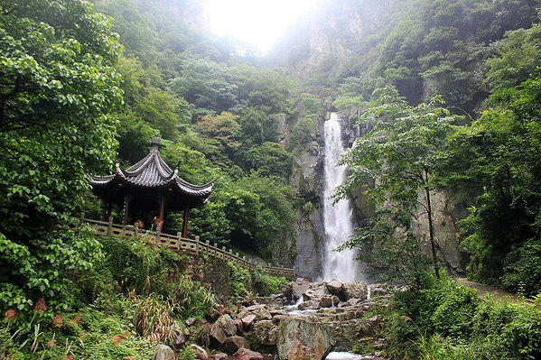 ** 2014-08-01 5566 70 9   行驶约1小时左右,即到达溪口雪窦山风景区