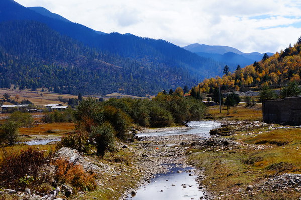林芝日喀则珠峰拉萨纳木错自驾之旅