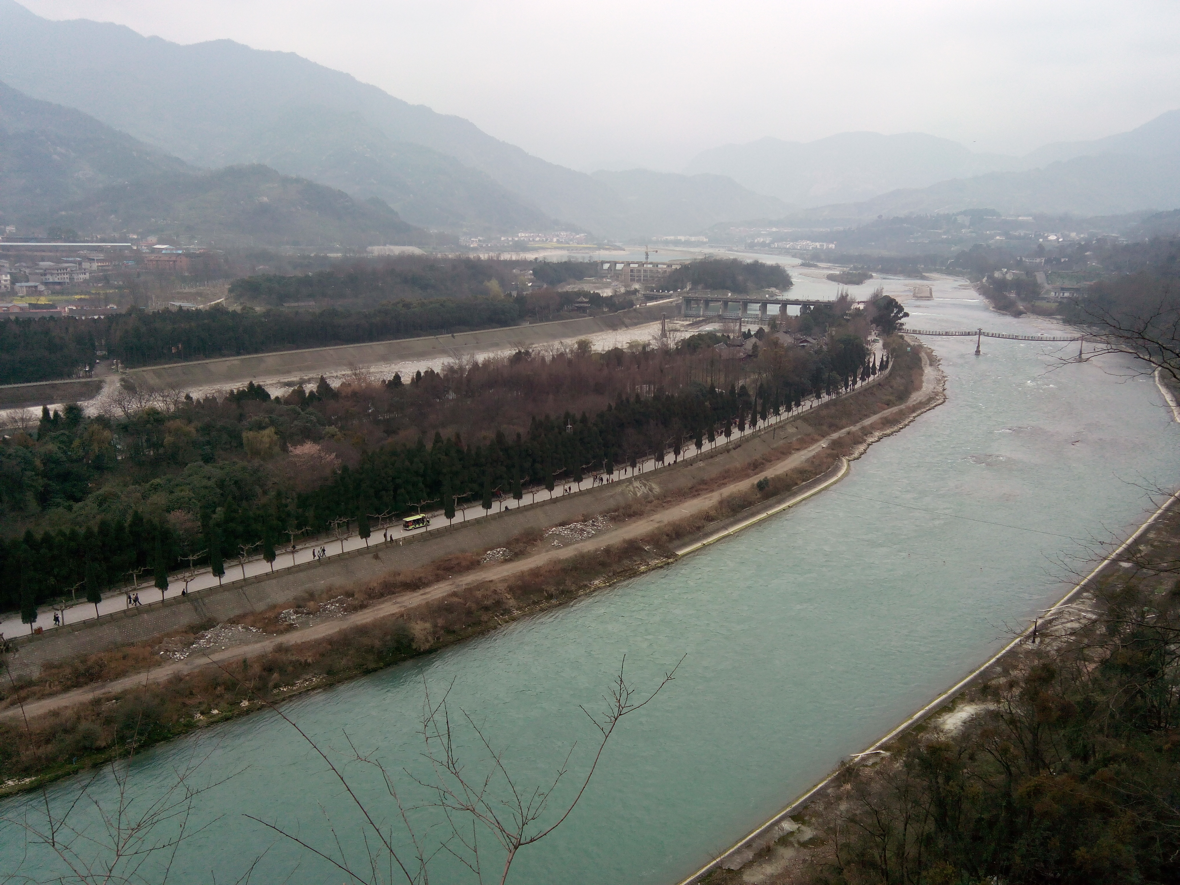                    都江堰风景