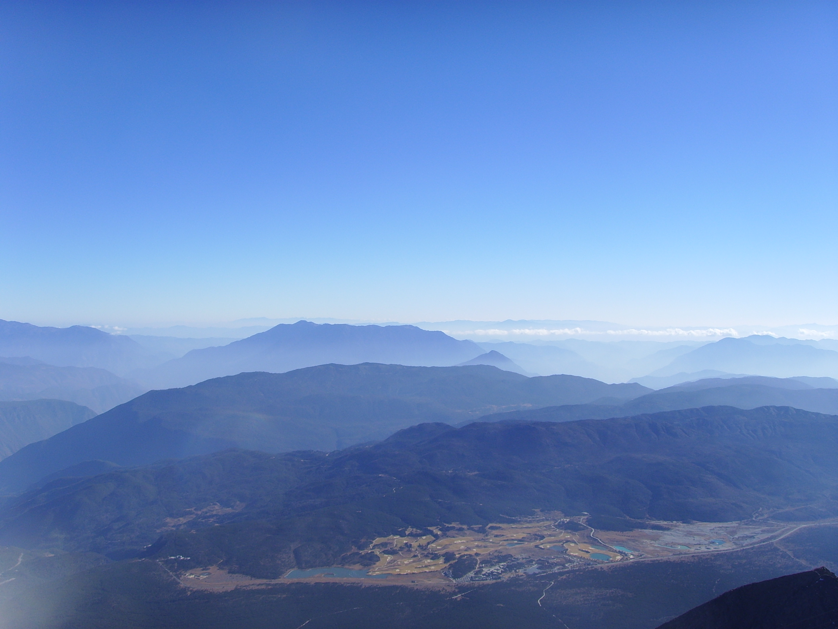我想去云南丽江打工,干什么都行,问一下工作好