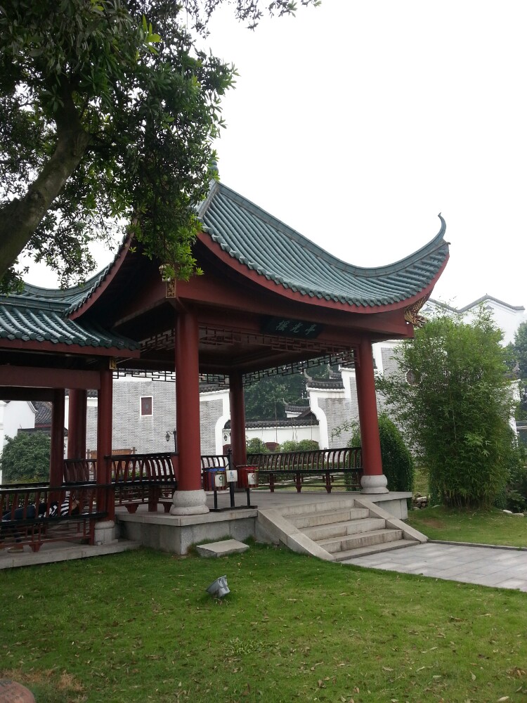 岳阳楼上对君山:岳阳楼--君山岛