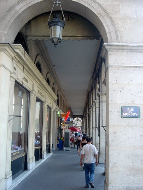 里沃利大街rue de rivoli