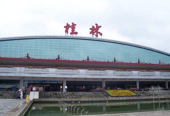 桂林两江机场至阳朔的往返巴士更改时间通知 