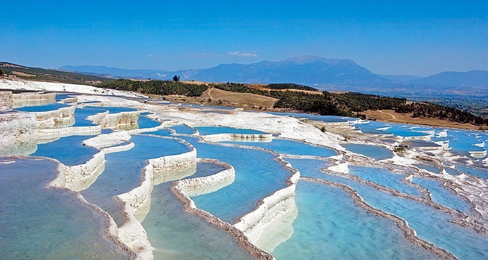 丽江+香格里拉5日跟团游(4钻)·白水台&土司宴&千古情【情归云南】-【携程旅游】