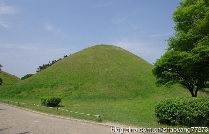 韩国庆州2:坟包上的庆州及天马冢