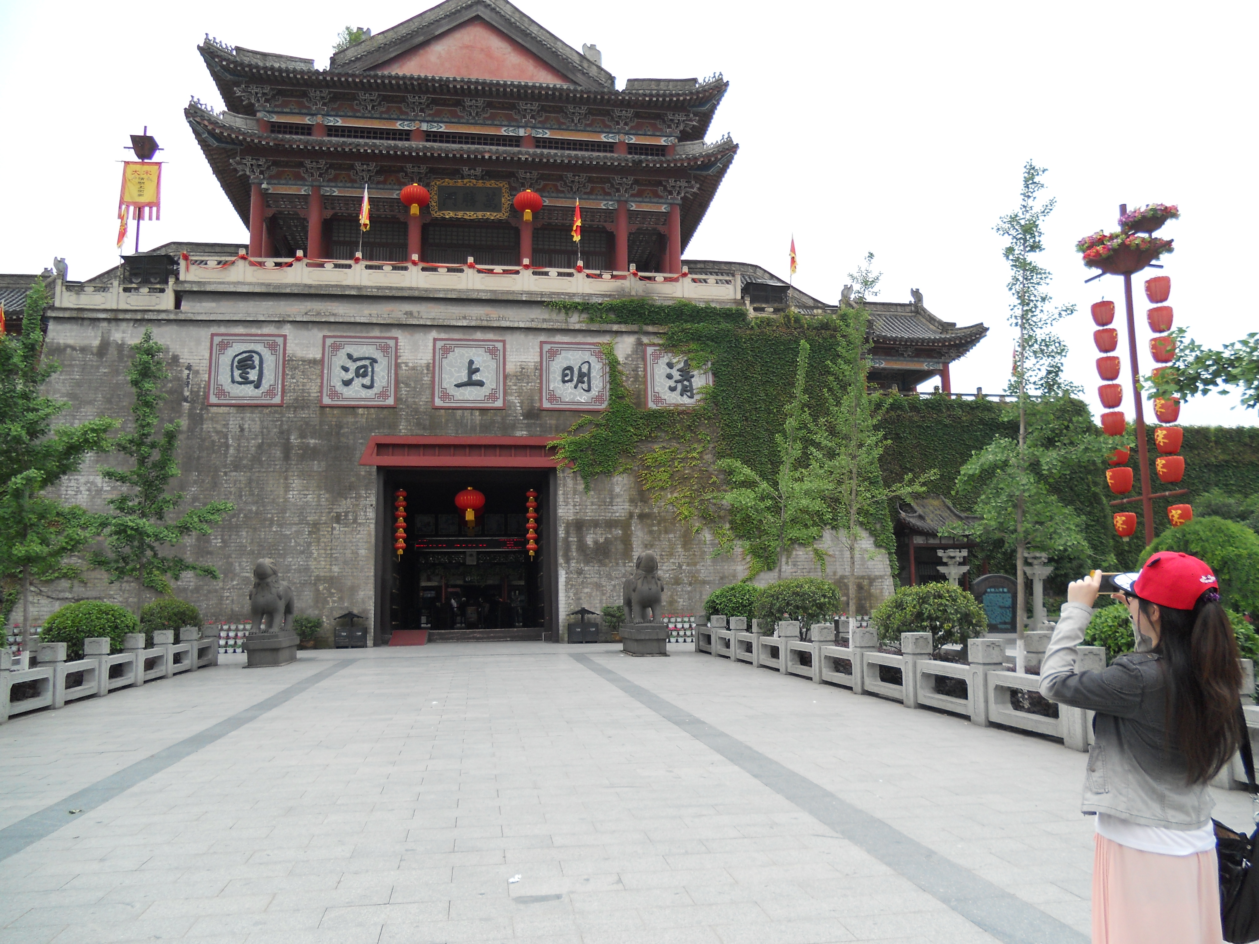 毕业季两妹子横店穿越游