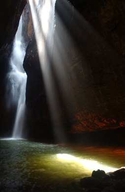华蓥山大峡谷