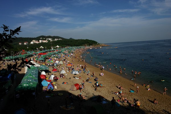 付家庄公园是大连地区非常著名的海滨公园,也是最受欢迎的海水浴场