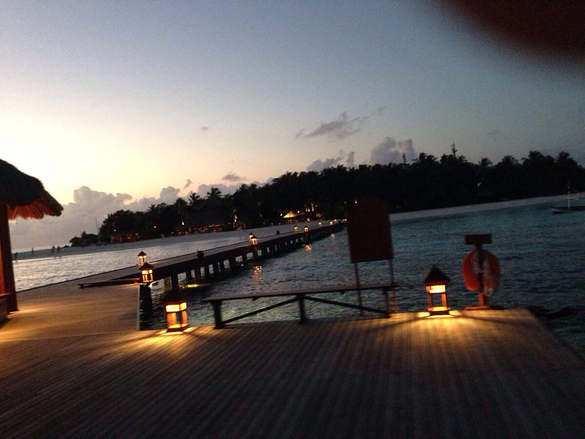 天空飘着幸福的棉花糖#马尔代夫瓦宾法鲁岛悦榕山庄