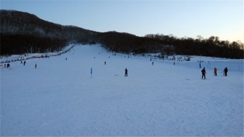 铭山绿洲滑雪场