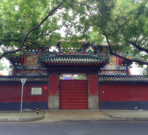               大门紧闭的"福佑寺