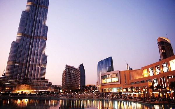  p>迪拜购物中心(dubai mall)位于全球最高的哈利法塔(burj khalifa)