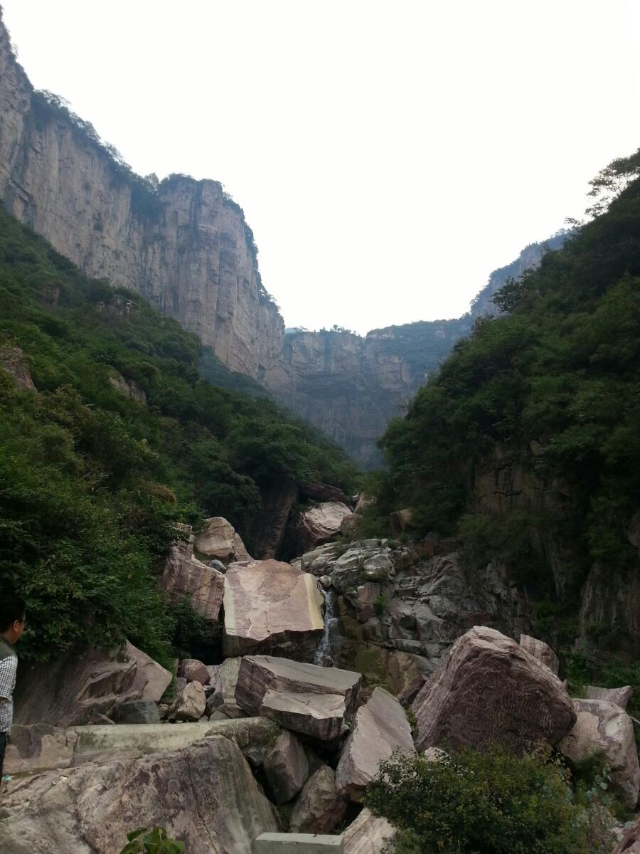 新乡辉县宝泉水库西沟风景区,山清水秀,原汁原味,空气