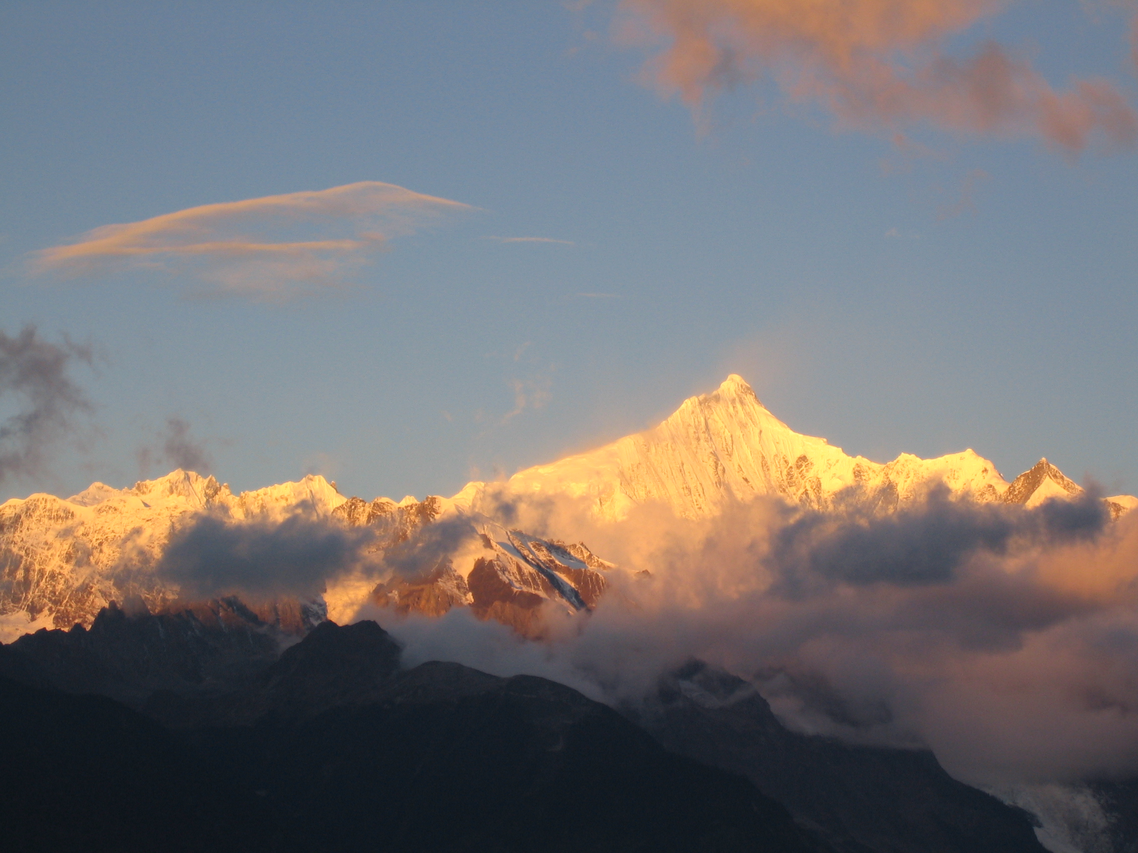 丽江+香格里拉5日4晚半自助游·【蓝月山谷石
