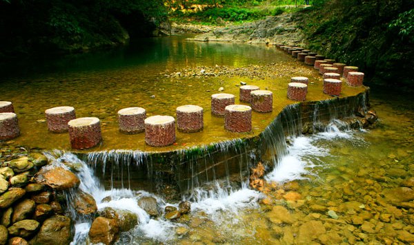 五家20口人两天一夜石泉燕翔洞—中坝大峡谷山水游