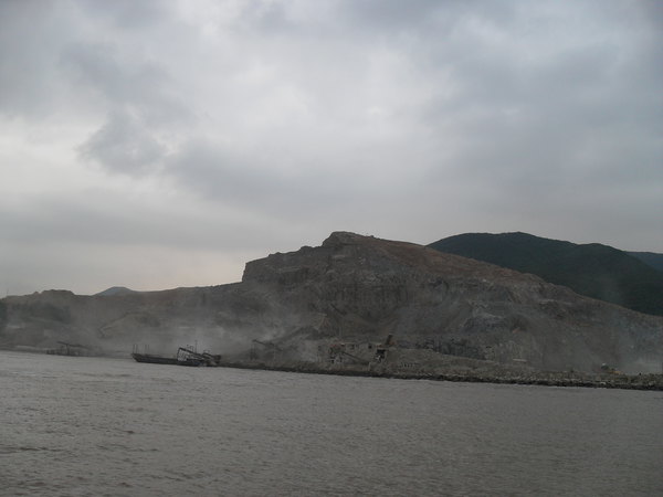 gdp猥琐_猥琐男(3)