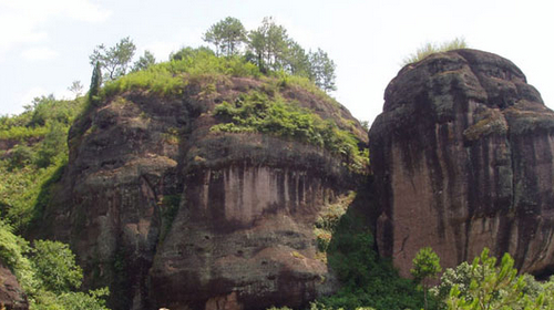 06月19日缙云天气预报:阵雨 气温: 21℃~26℃