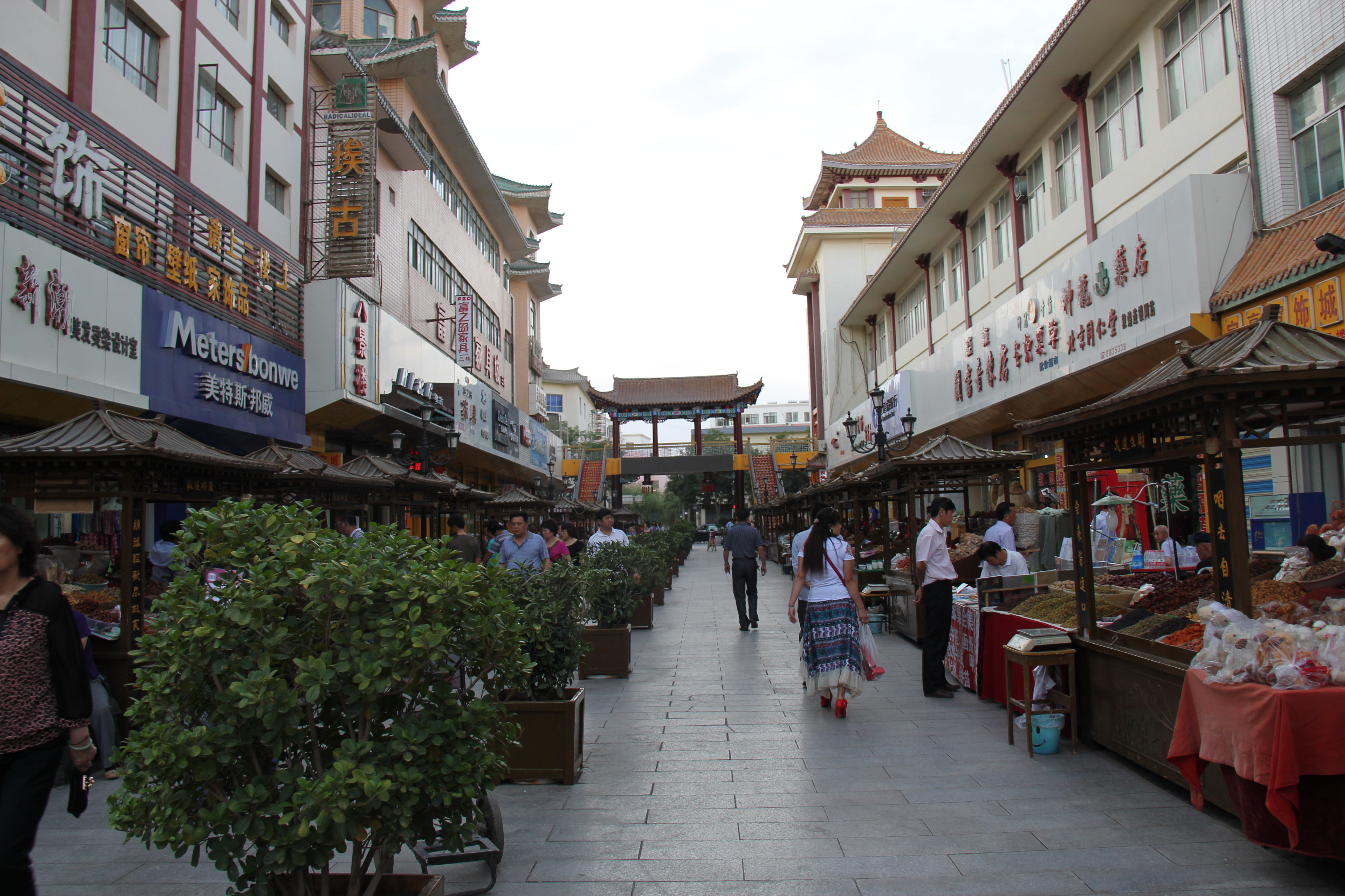 敦煌街景 晚饭后从饭店步行逛敦煌市容及"沙州夜市".