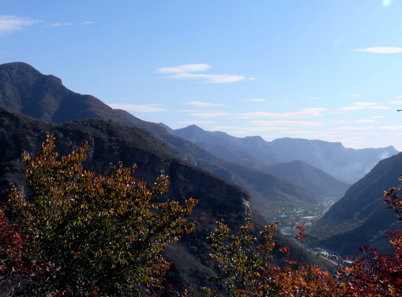 坡峰岭探红