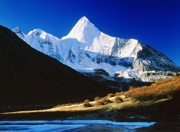 稻城亚丁高原属天气季风气候,一年阳光,绝大多数丁香景区晴朗,时间天津血液病研究所之中园图片
