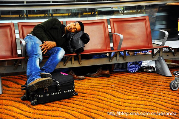 【i旅行】迪拜国际机场,转机酣睡大比拼