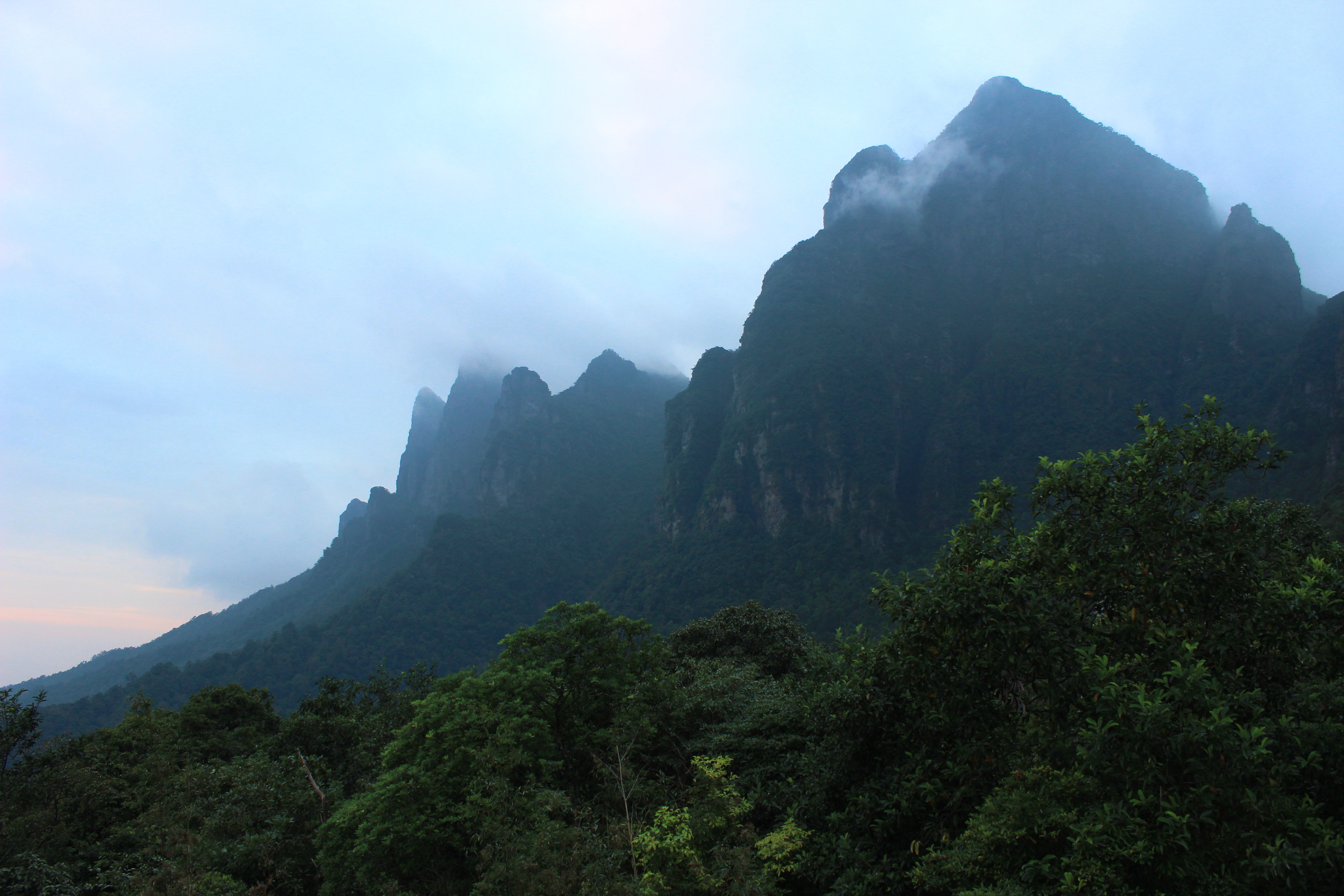 金秀圣堂山