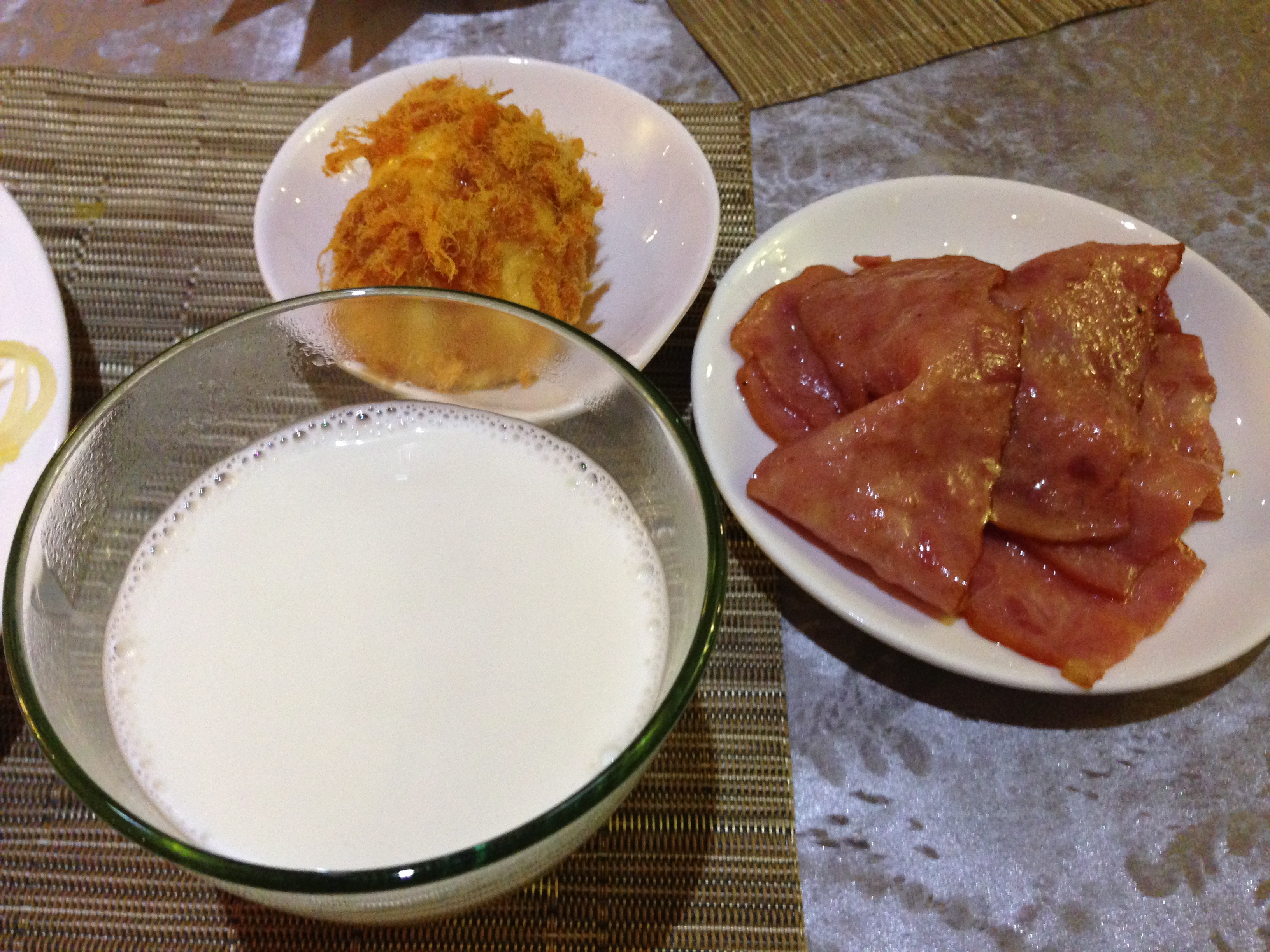 适合冬天摆摊卖的小吃-摆地摊卖什么利润大_冬