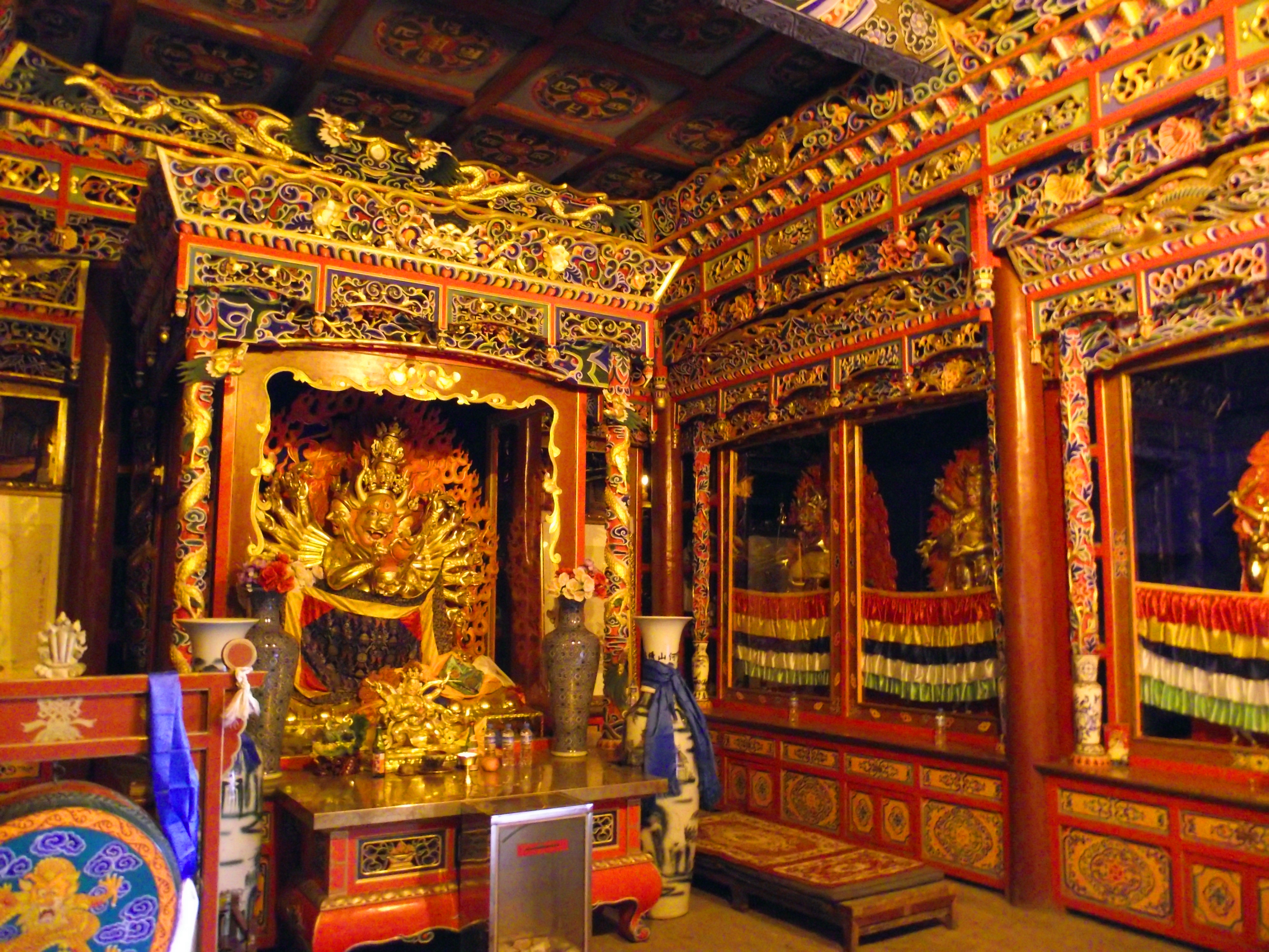 是呼和浩特最早兴建的喇嘛教寺院,也是蒙古少有的不设活佛的寺庙