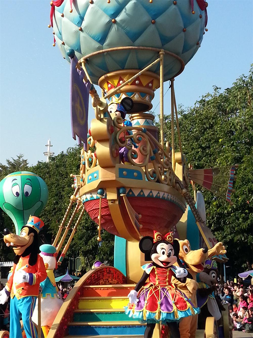              迪士尼乐园巡游