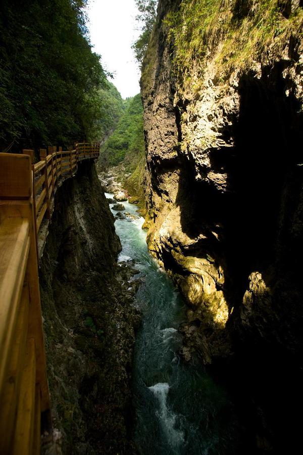 铜仁大峡谷漂流