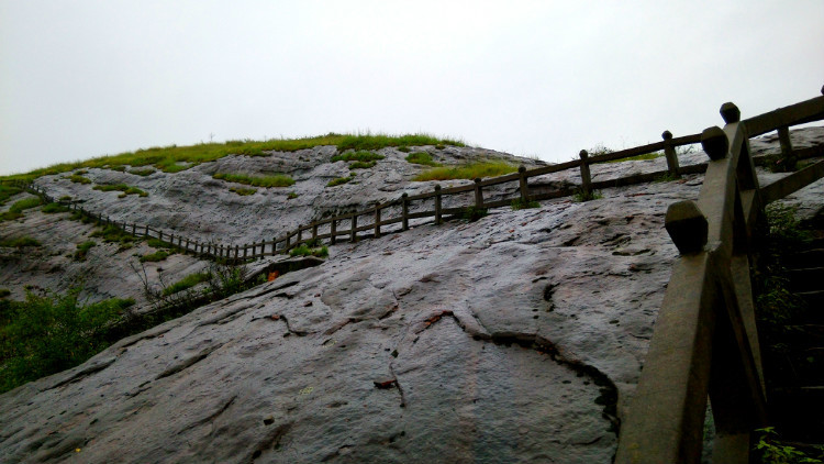 古镇浮桥雨中行 九狮山上抒豪情 ---2014年8月暑期自驾浙赣游记(四)