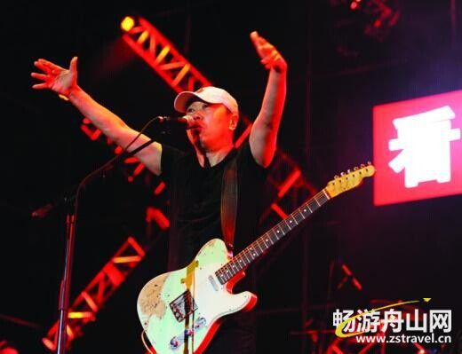 东海音乐节第2天崔健压轴"引爆"全场(图)