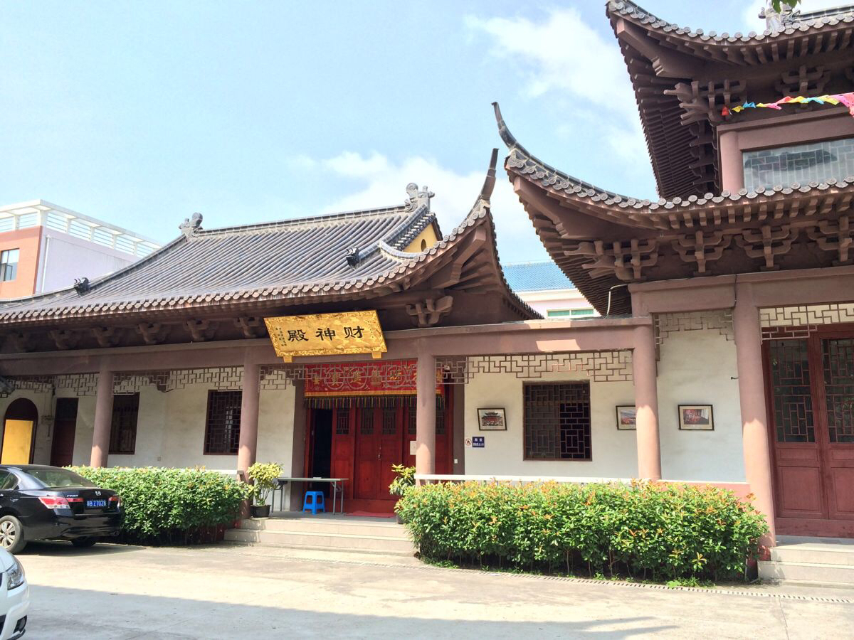 93金碧辉煌会龙寺93 - 上海游记攻略【携程攻略】