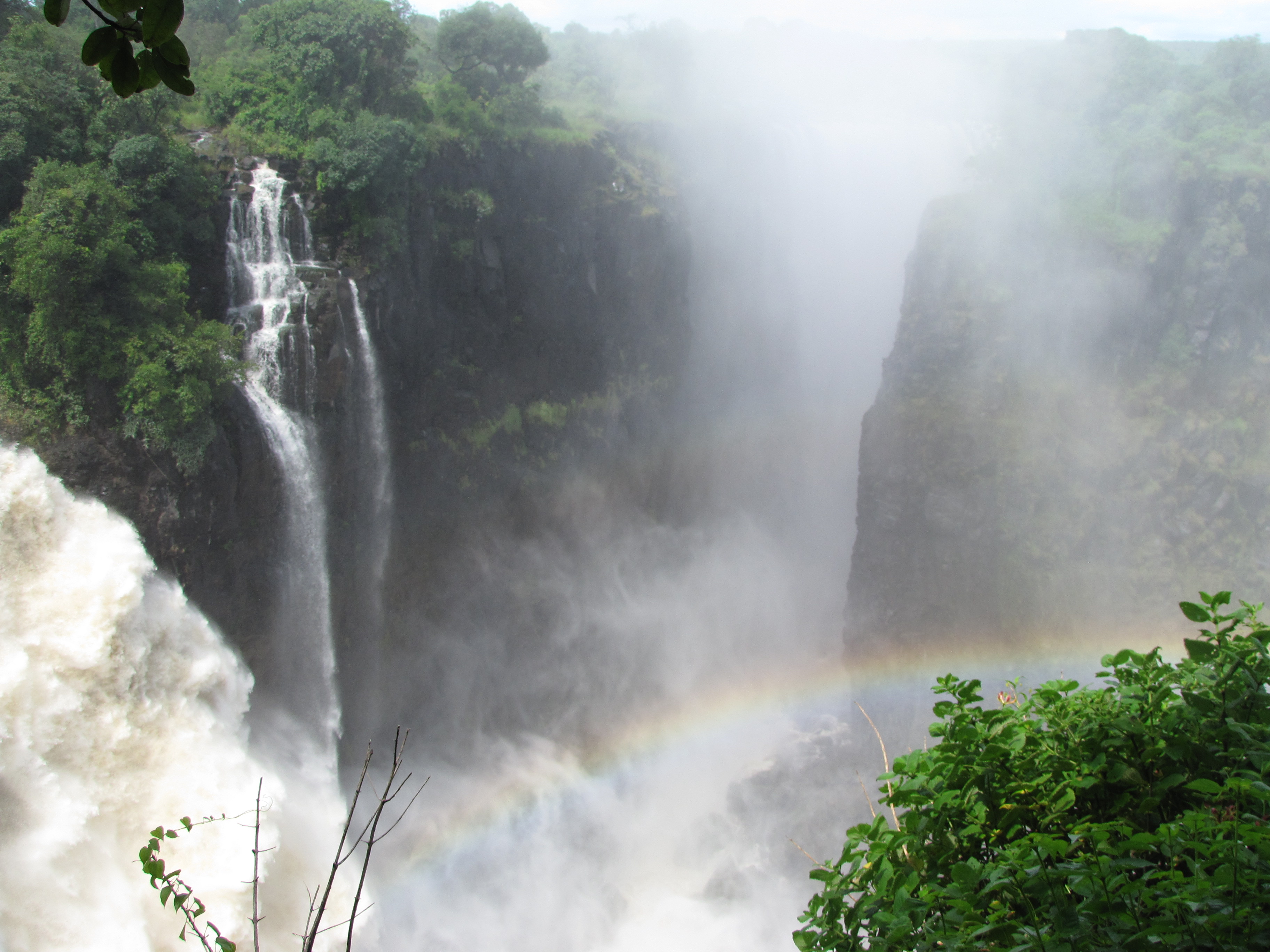 全球最高瀑布：自由落体15秒才能落地，500年里从未断流|委内瑞拉|天使瀑布|瀑布_新浪新闻