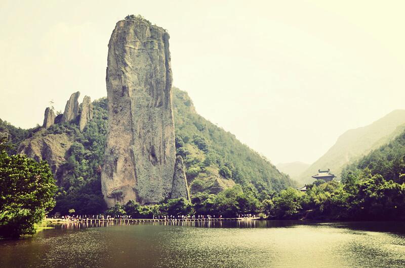                    仙都鼎湖峰