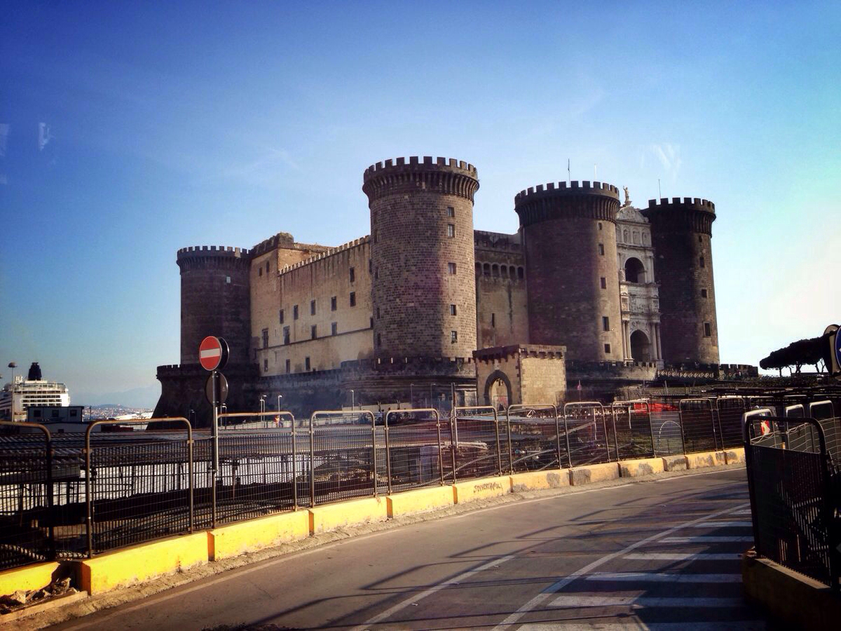 《那不勒斯新堡》_伊瓜因在那不勒斯近况