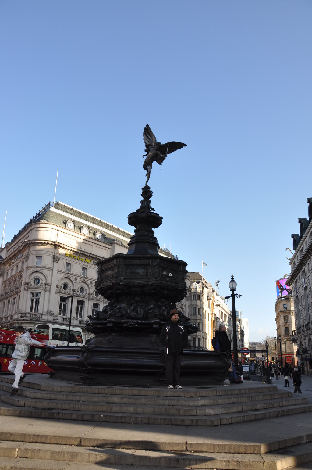 皮卡迪利广场景点景区图片-皮卡迪利广场风景名胜图片-皮卡迪利广场旅游照片-携程社区手机图库