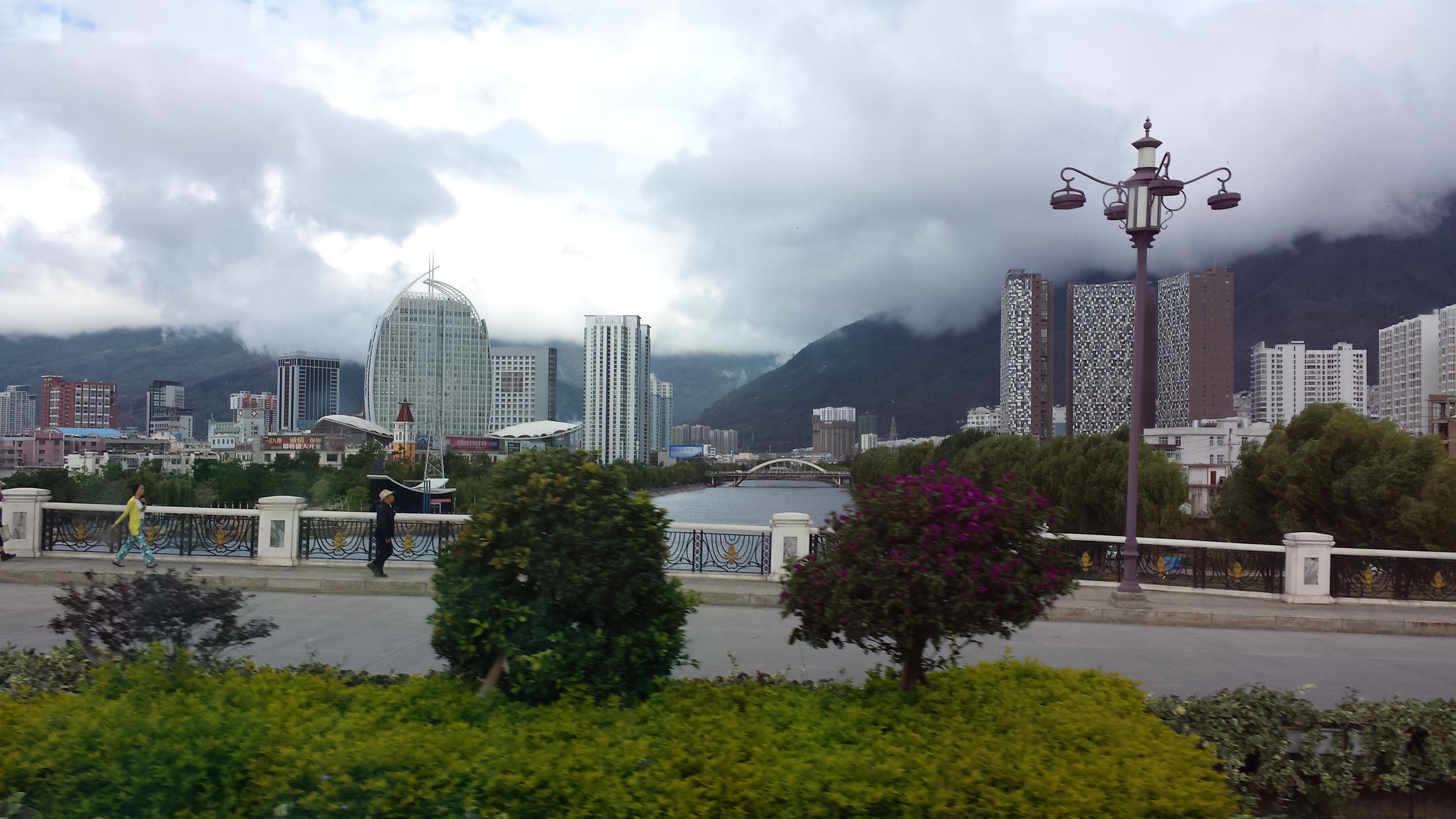 丽江到大理要多久_大理到丽江汽车时间_丽江