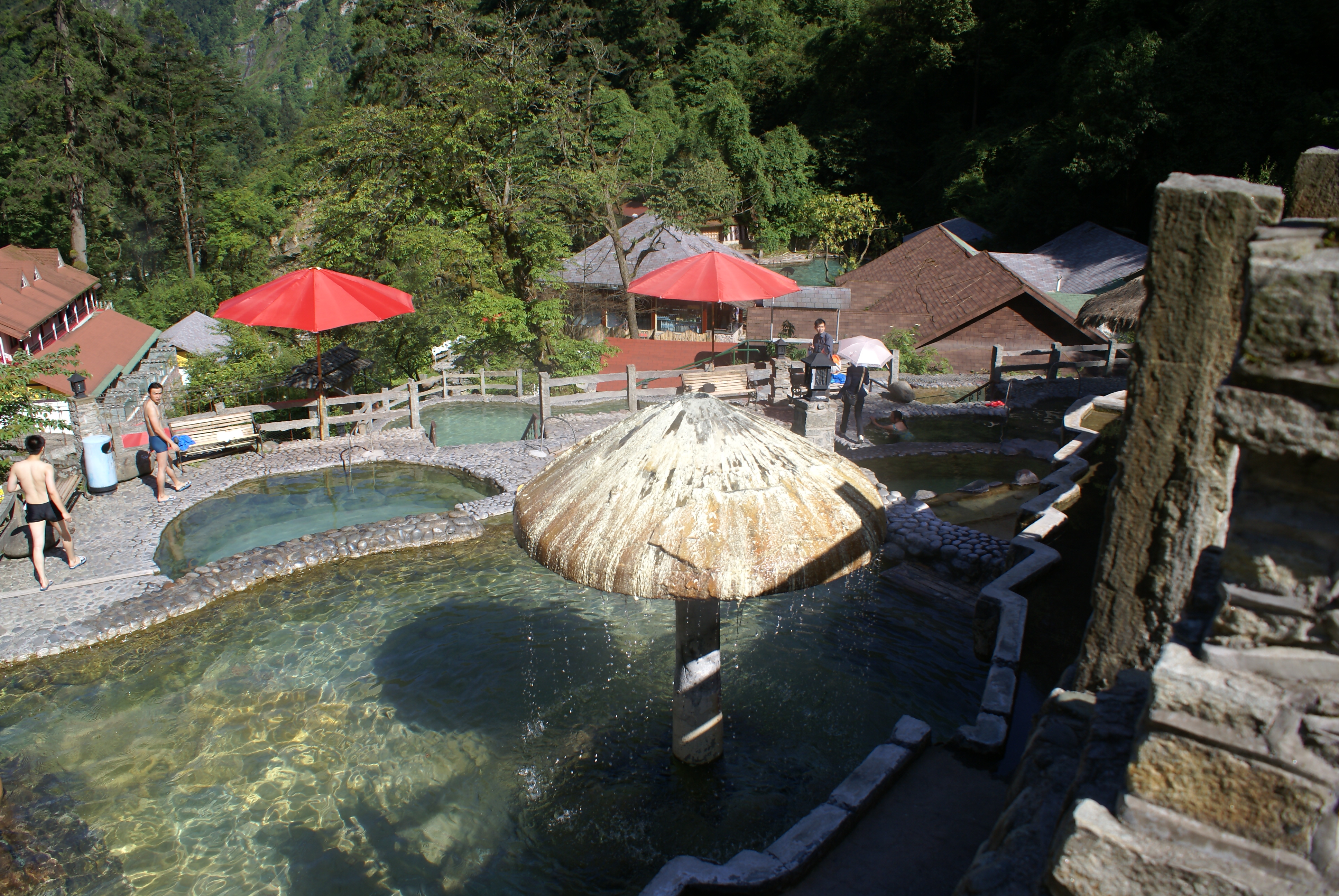 海螺沟冰川温泉度假村