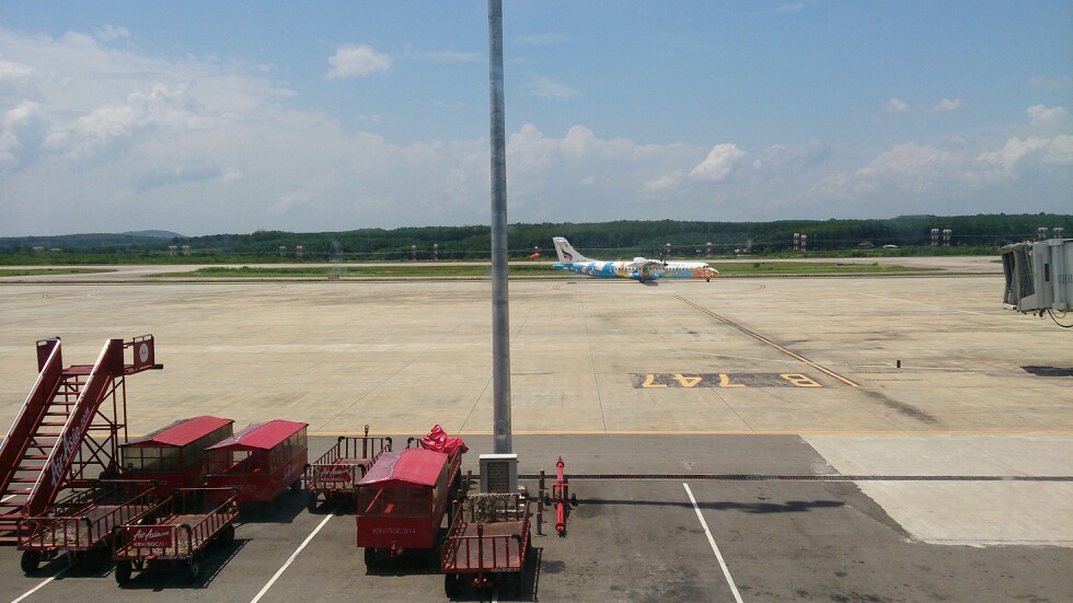 甲米机场
