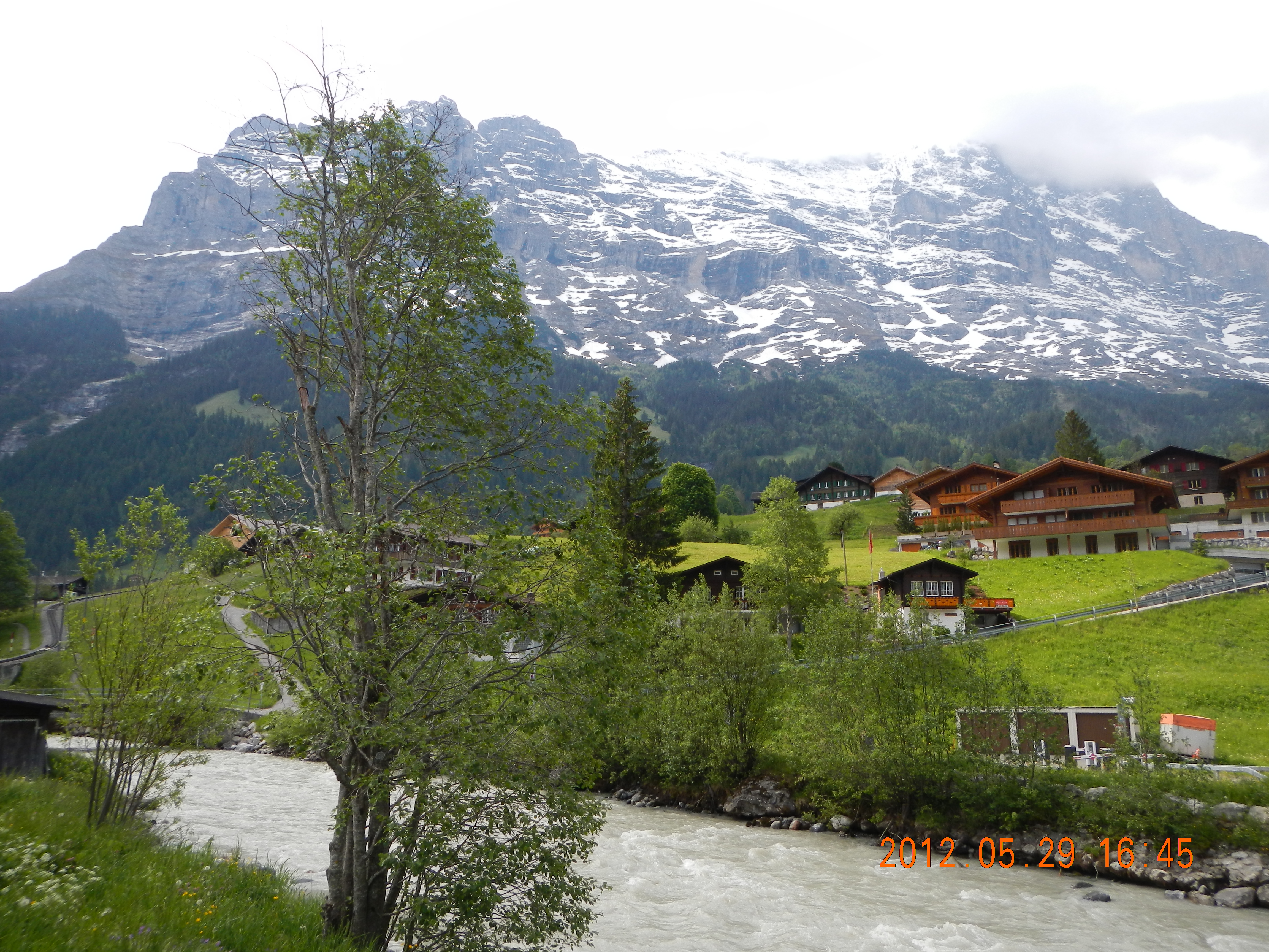 【i旅行】带着老妈游欧洲--瑞士 法国依云夏之