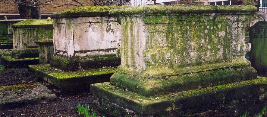 邦希田园,过去是伦敦一处乱坟岗,埋葬了大量死于瘟疫的人,近期才被