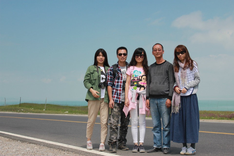 捡了三个妹子去青海湖