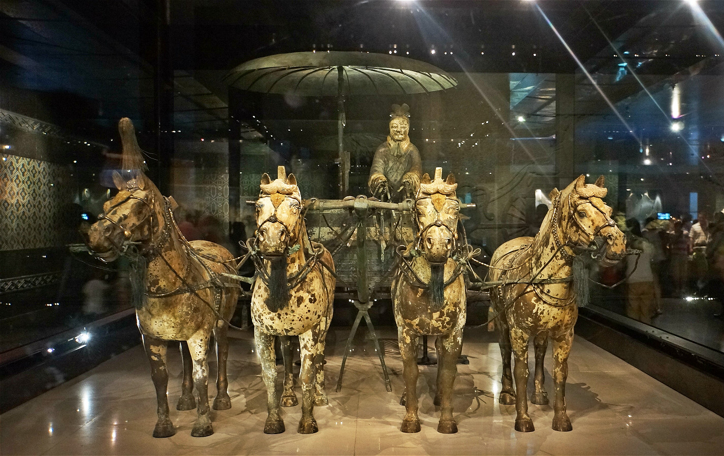 【携程攻略】西安秦始皇帝陵博物院(兵马俑)景点,来西安一定不能错过的是什么，那就是兵马俑了。个人建议去兵马俑的时…