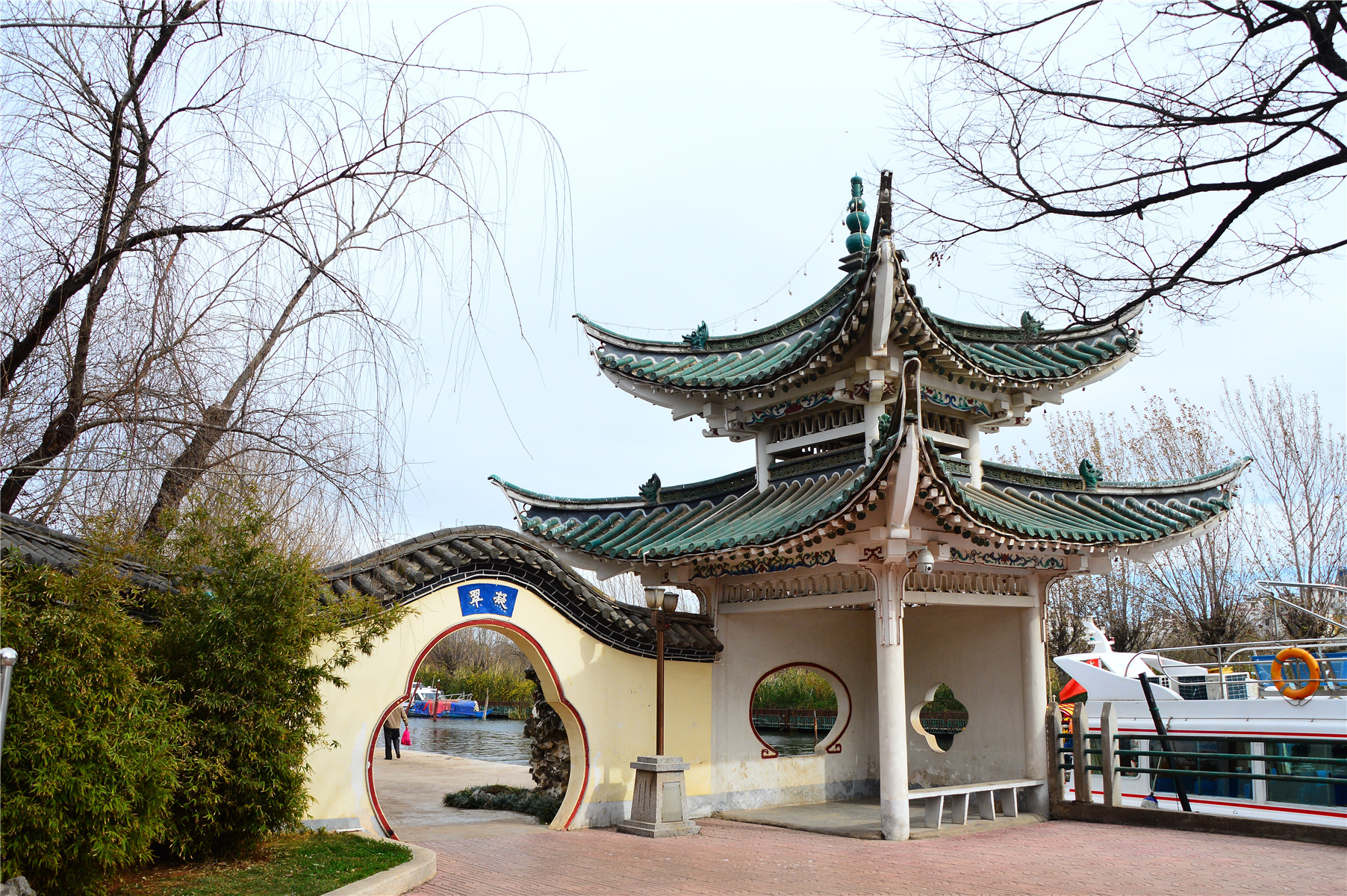 长湖 金殿公园