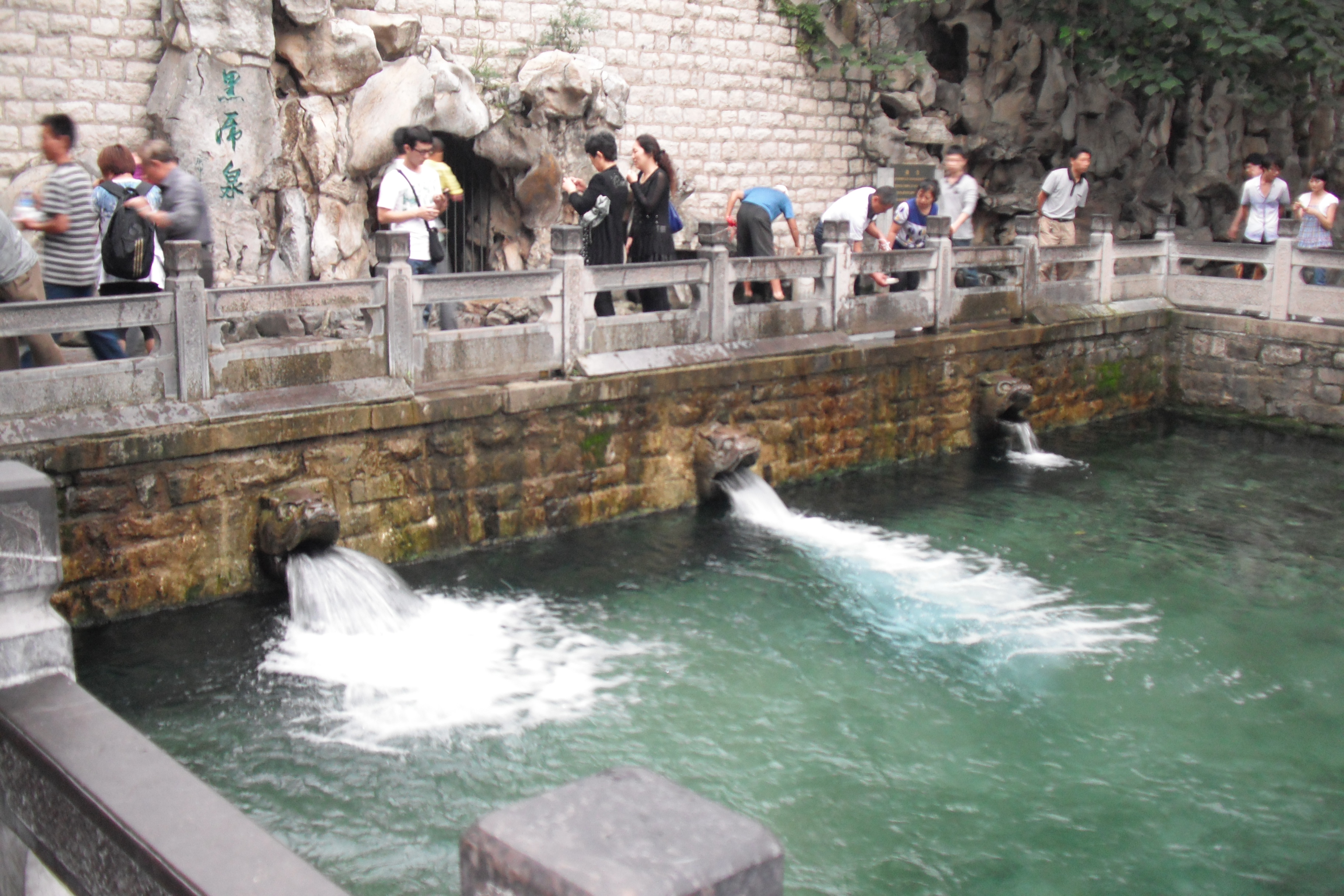 【携程攻略】山东济南黑虎泉好玩吗,山东黑虎泉景点样