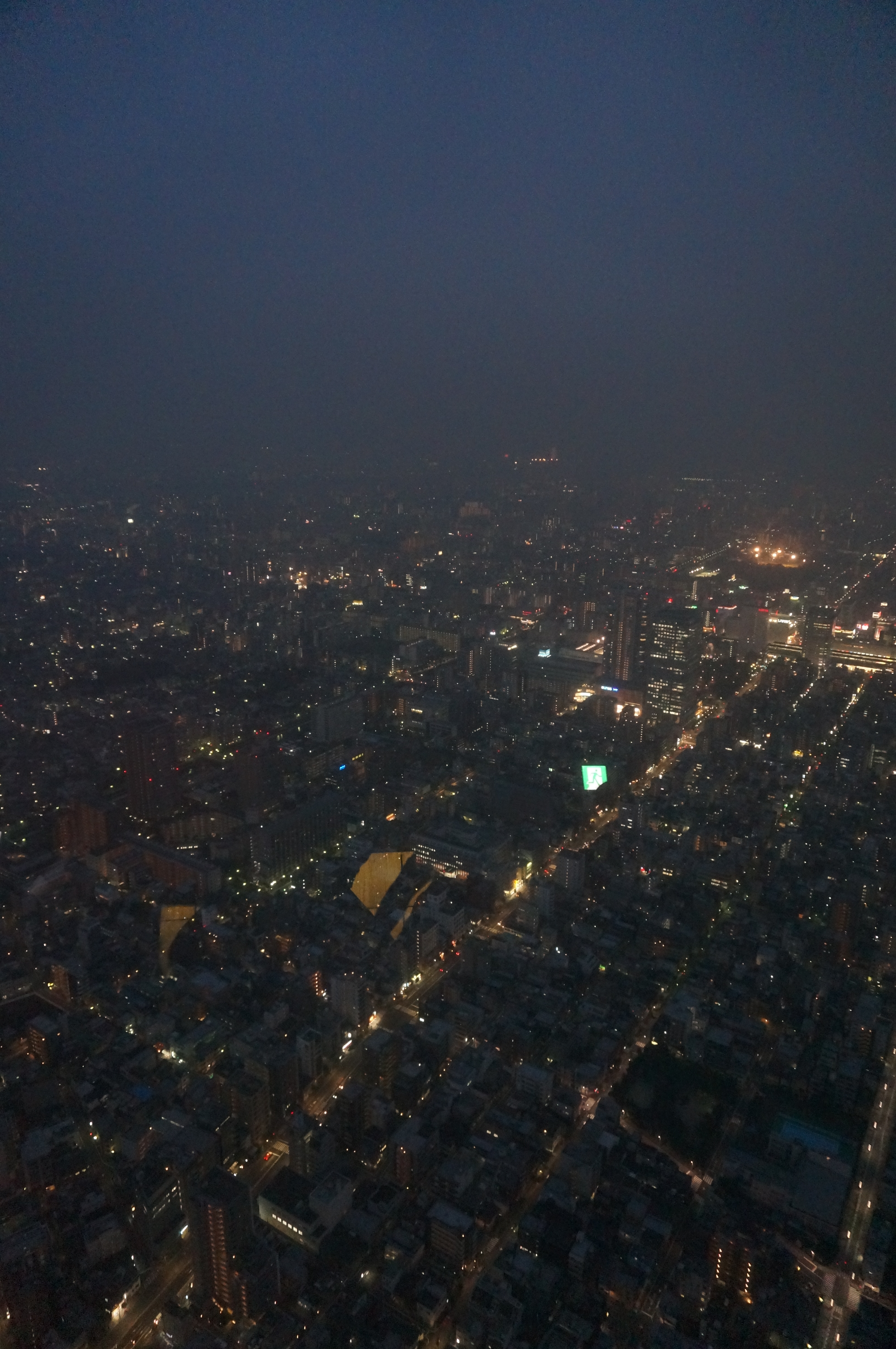 晴空塔上看出去的夜色东京——没有想象中那么灯火辉煌