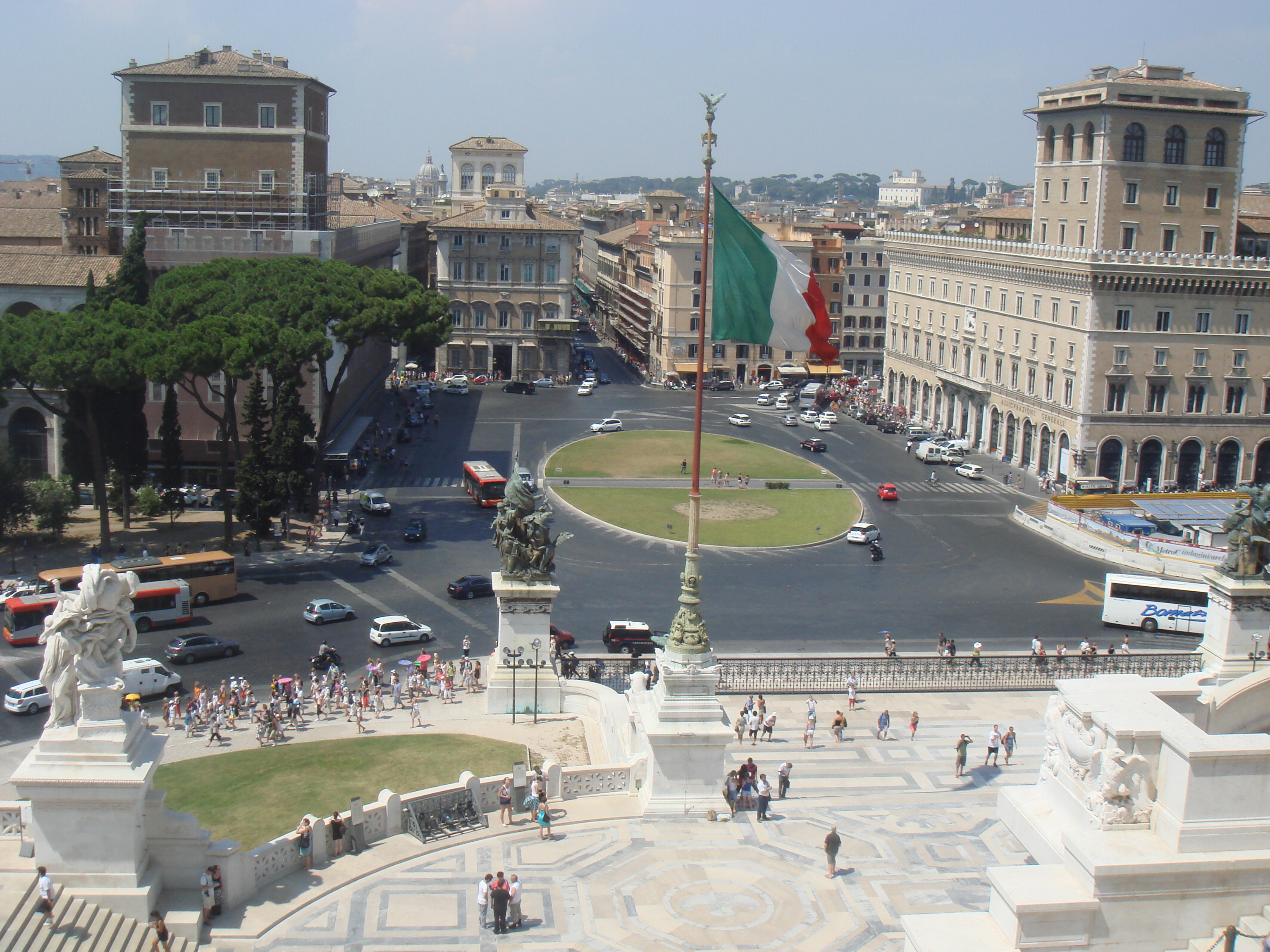 威尼斯广场,为了庆祝1870年意大利统一而建造