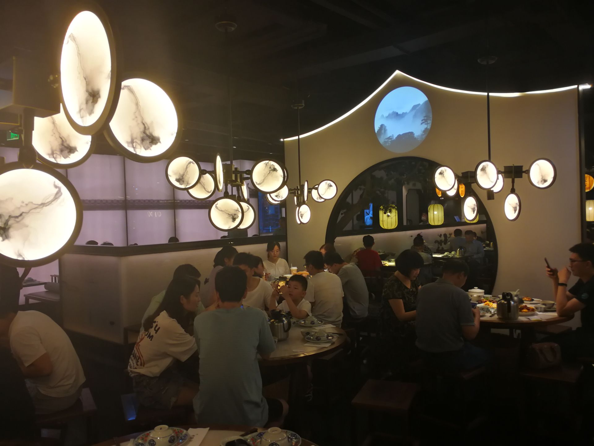 2021江南里(艾尚天地店)美食餐厅,每天都排队的人好多啊,排队.